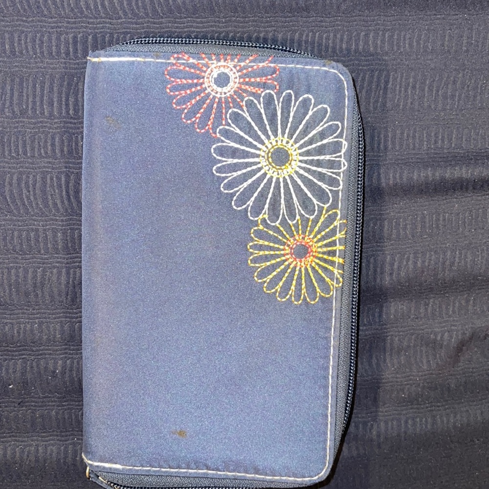 Travelon passport wallet